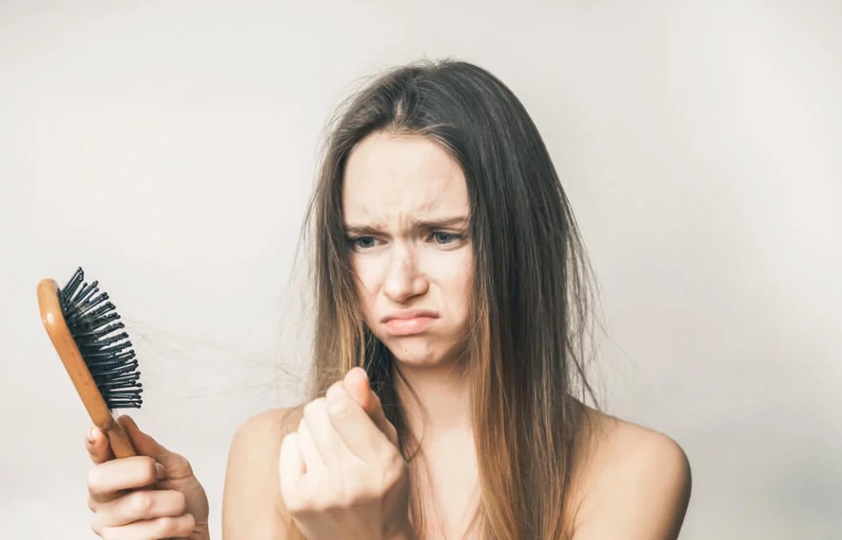 saç dökülmesinin nedenleri 